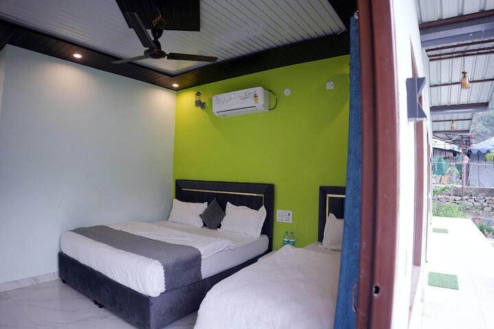 Room 4 of 48