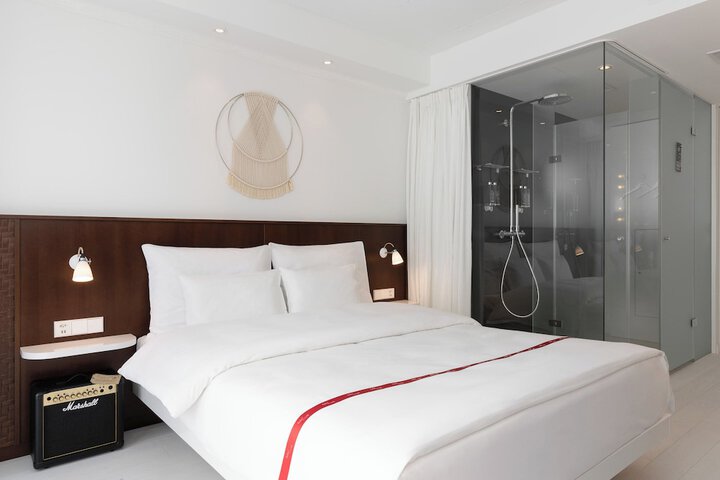 Room 30 of 84