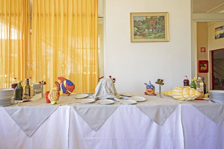 Dining 38 of 57