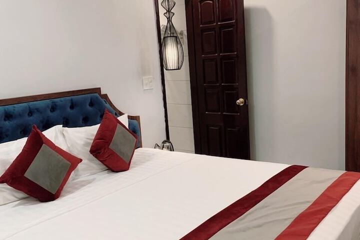 Room 2 of 15