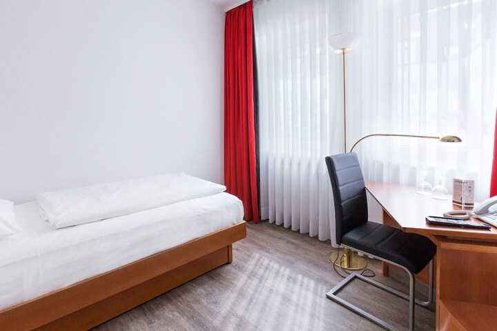 Room 10 of 31