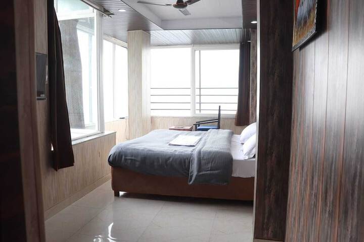 Room 5 of 21