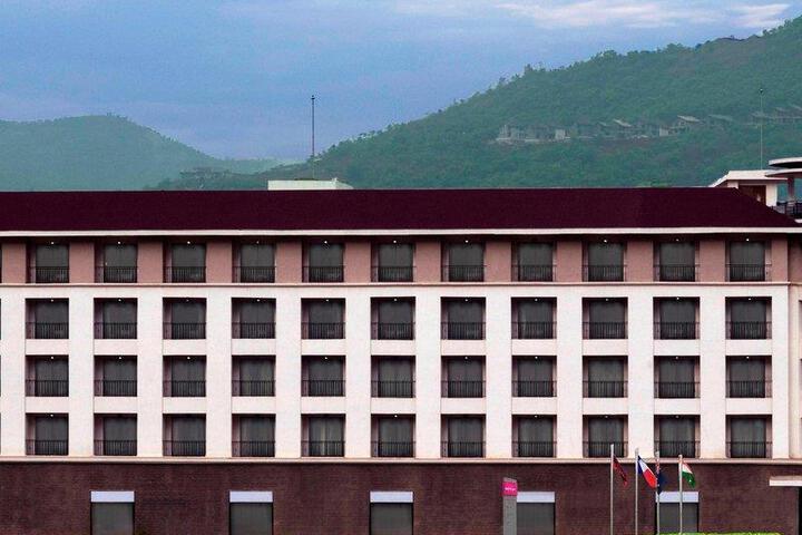 HOTEL CELEBRATION LAVASA
