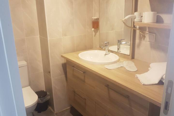 Room 10 of 18