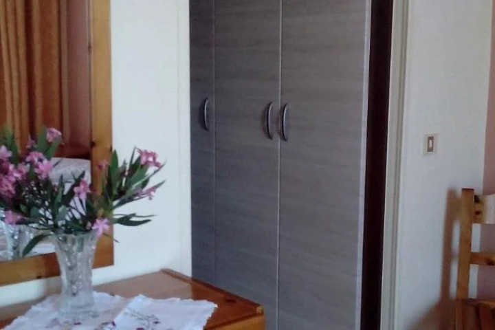 Room 2 of 15
