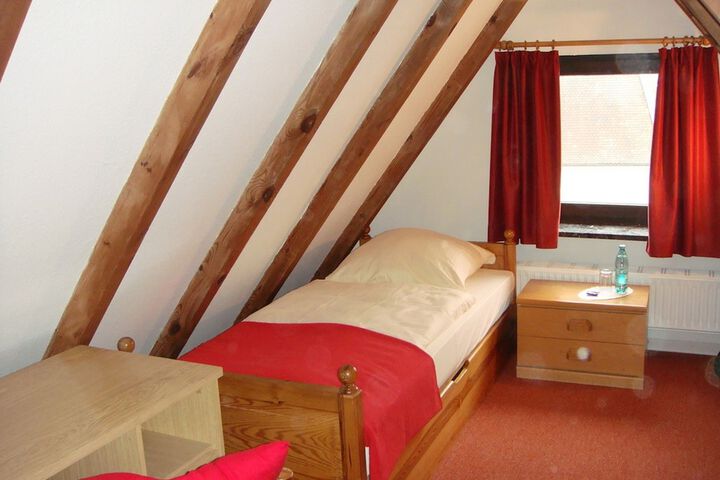 Room 20 of 76