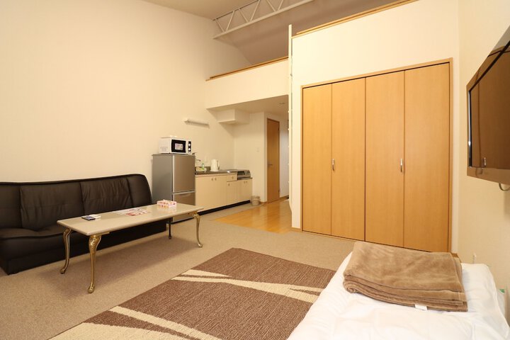 Room 9 of 43