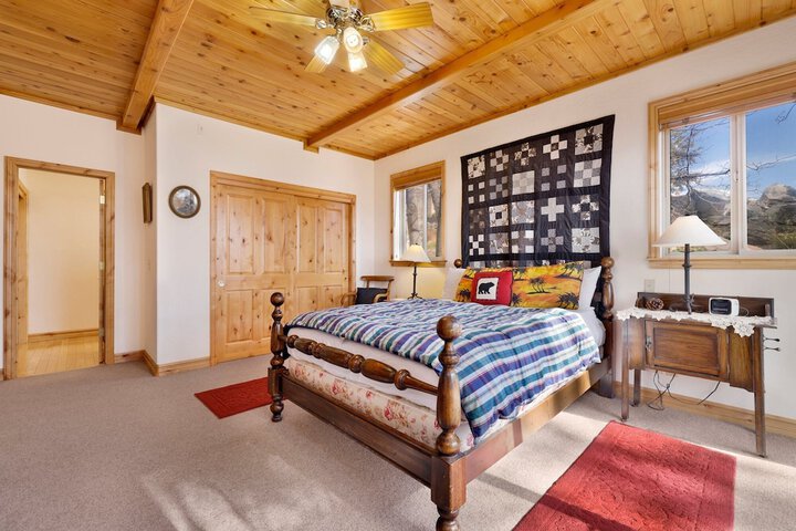 Room 6 of 25