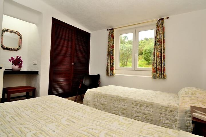 Room 30 of 100