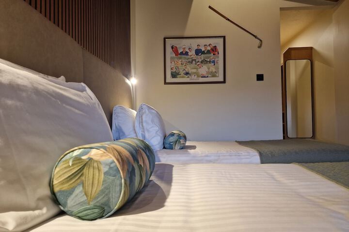 Room 8 of 27