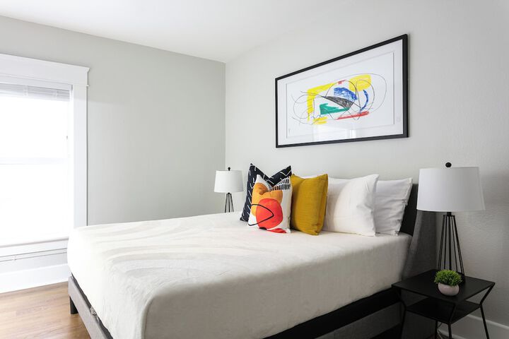 Room 90 of 200
