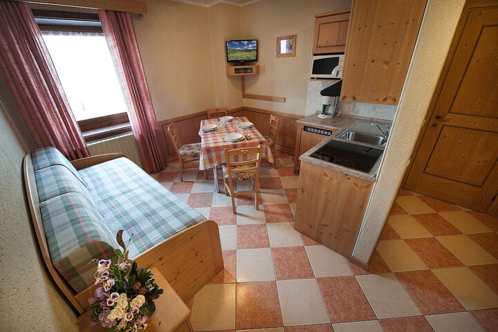 Room 18 of 28