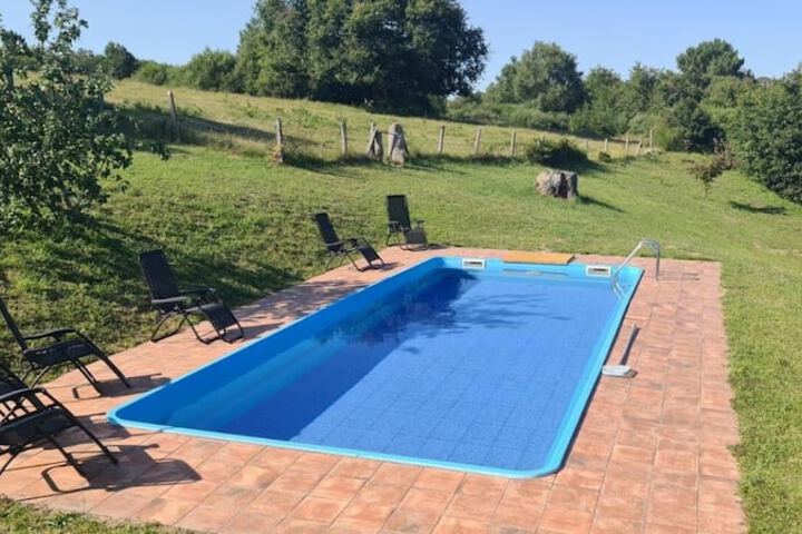 Pool 24 of 65
