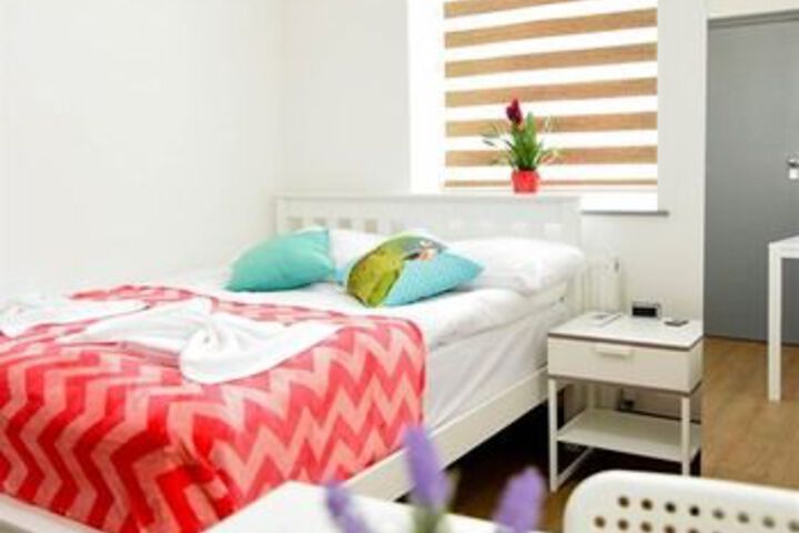 Room 7 of 15