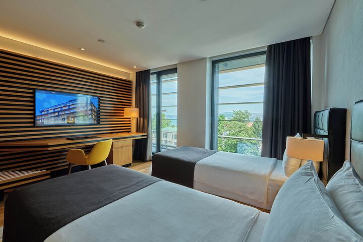 Room 79 of 203