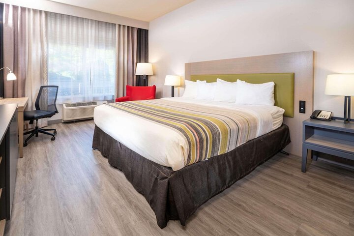 1 King Bed (15 of 22)
