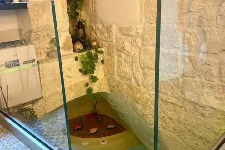 Room 3 of 26