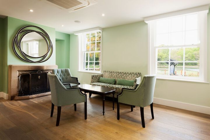 Lounge 59 of 73