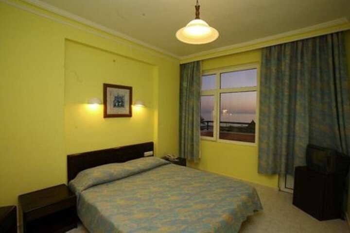 Room 6 of 26