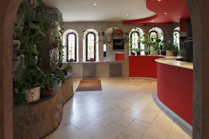 Hotel 2 of 40