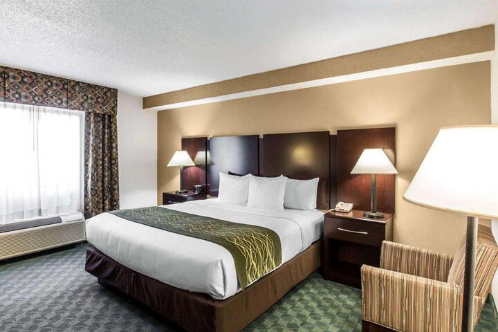 1 King Bed (19 of 19)