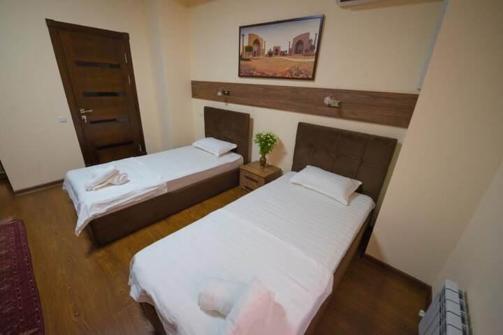 Room 2 of 33