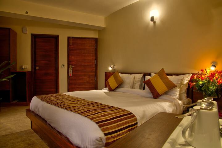 Room 5 of 13