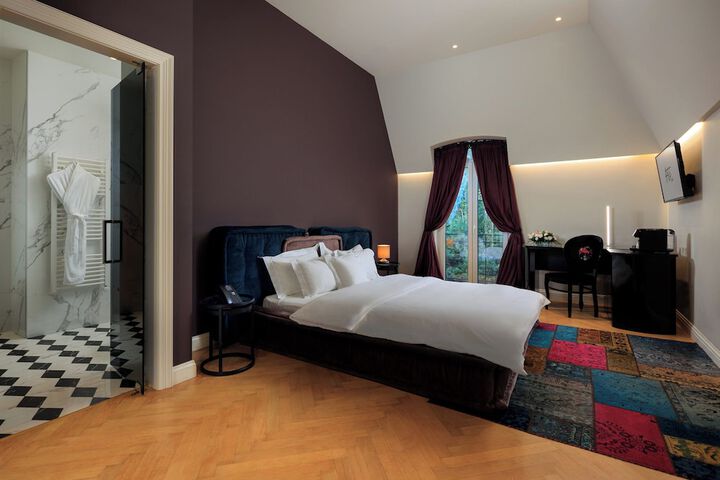 Room 21 of 47