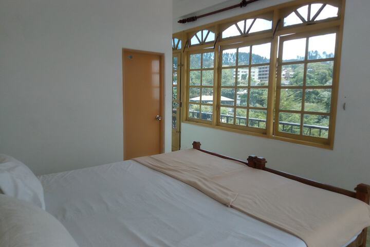 Room 3 of 61