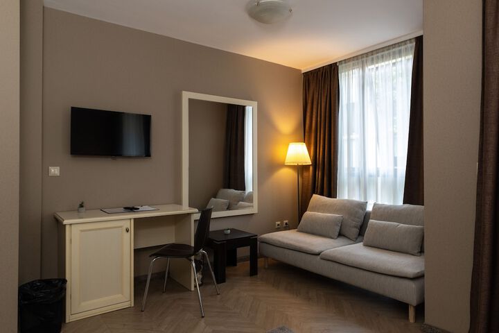 Room 18 of 43