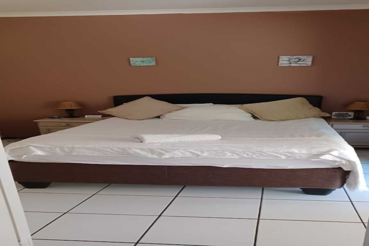 Room 3 of 11