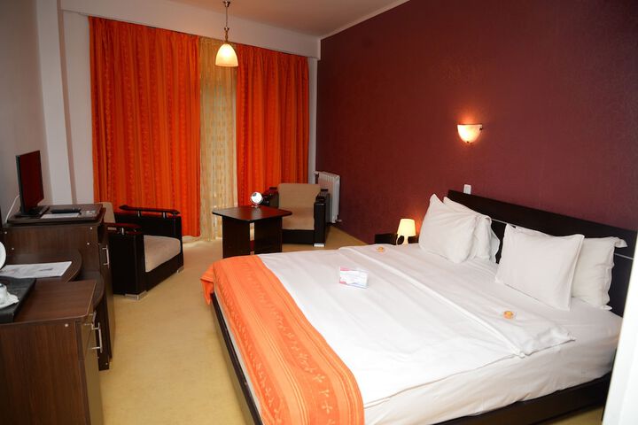 Room 4 of 41