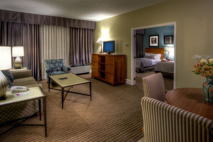 1 King Bed (2 of 8)