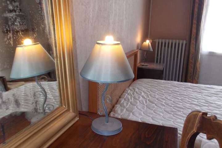 Room 6 of 53