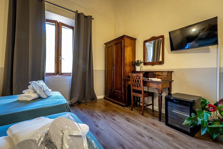 Room 30 of 68