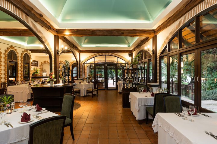 Dining 67 of 93