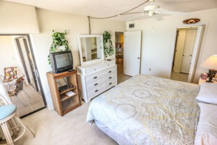 Room 30 of 35