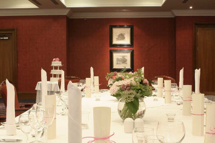 Ballroom/Hall 91 of 127