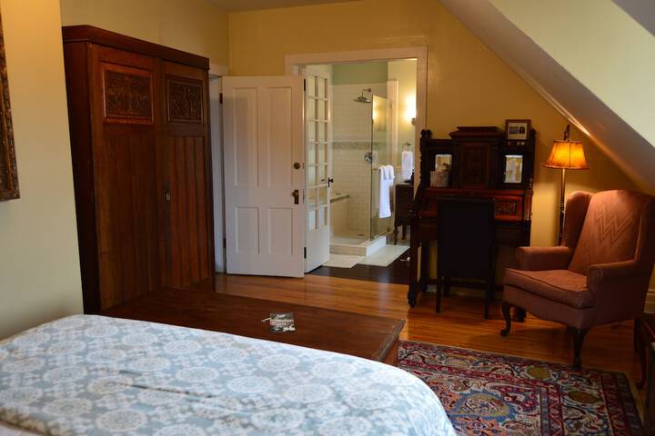 Room 19 of 35