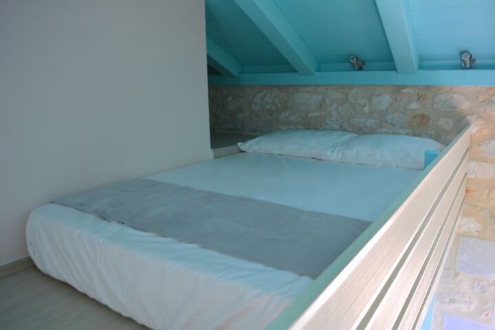Room 14 of 53