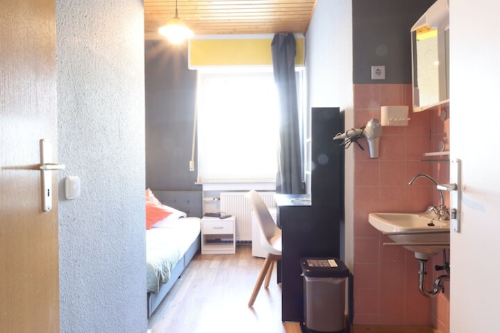Room 22 of 70
