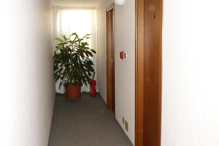 Ballroom/Hall 29 of 40