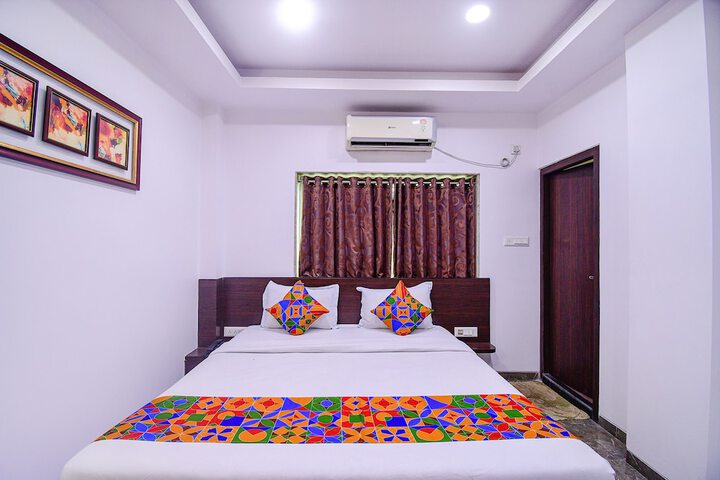 Room 14 of 33
