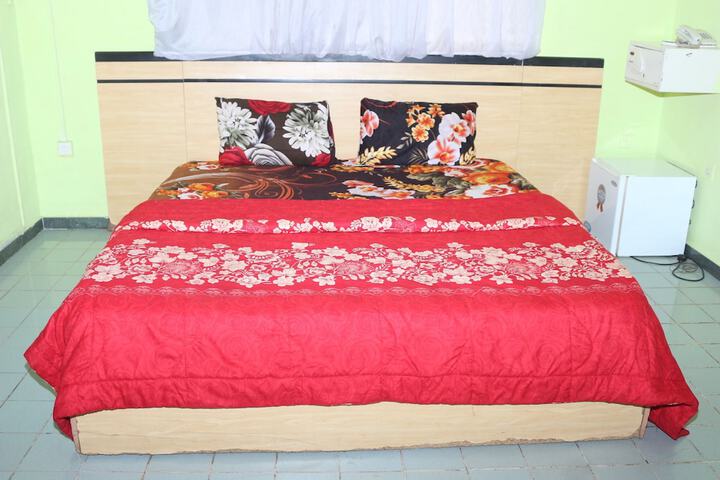 Room 9 of 22
