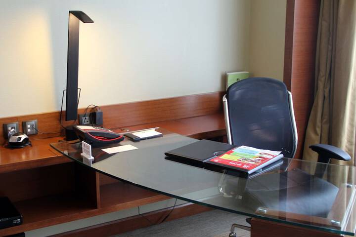 Room 16 of 150