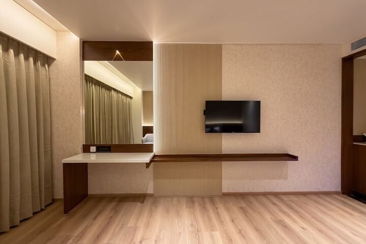 Room 22 of 50