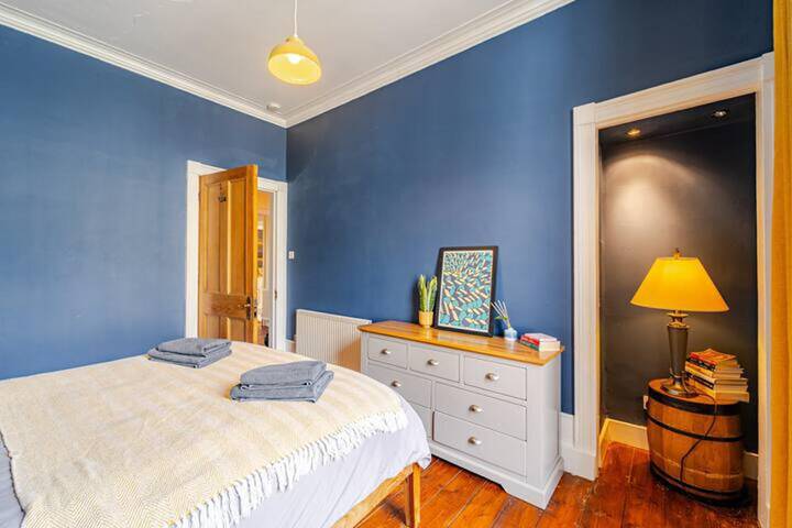 Room 5 of 30
