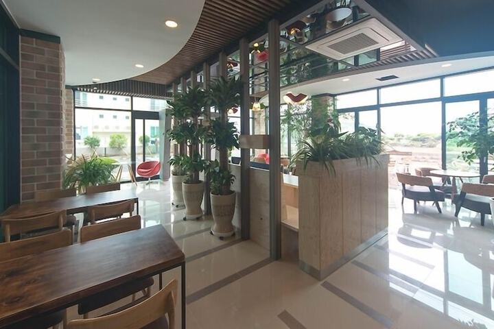 Hotel Lobby