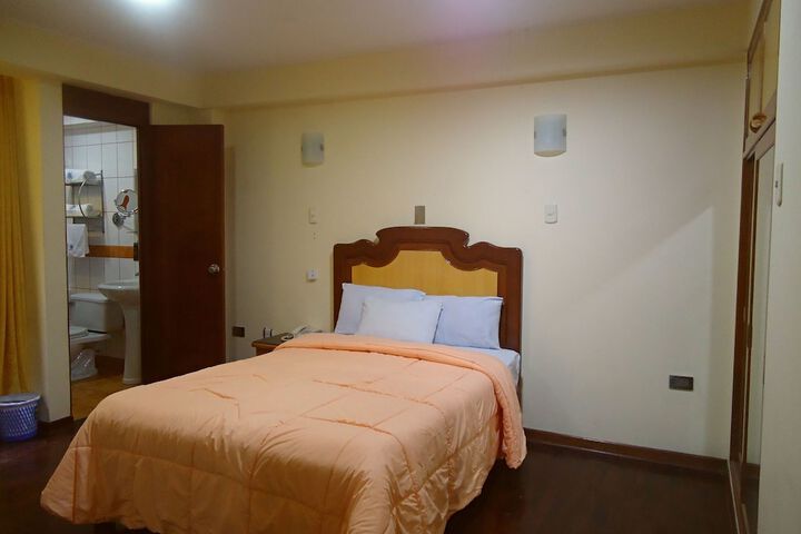 Room 18 of 74