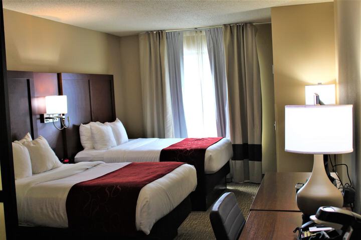 1 King Bed Suite (10 of 30)